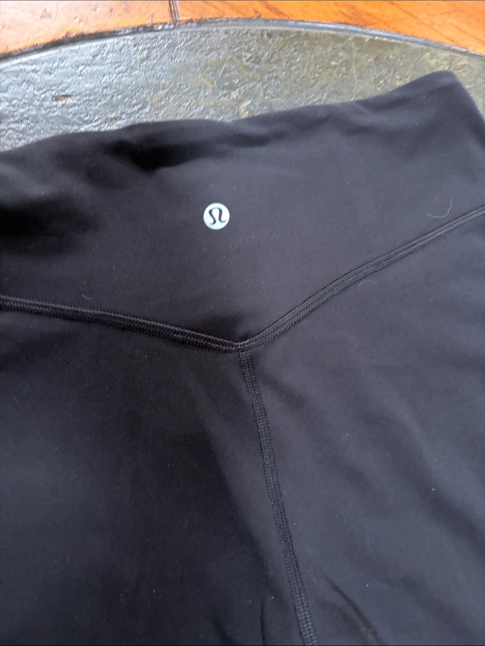 Lululemon women’s slim cut joggers excellent condition. No flaws. - Picture 4 of 4